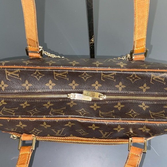 Louis Vuitton Cite GM Monogram Canvas Shoulder Bag - Picture 3 of 14